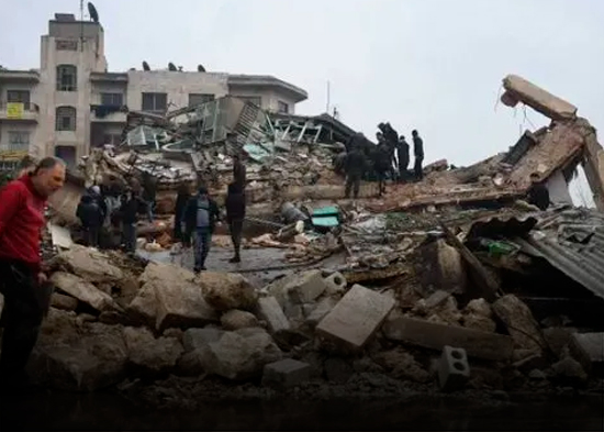 Turquía: Más de 8 mil personas rescatadas de los escombros del terremoto
