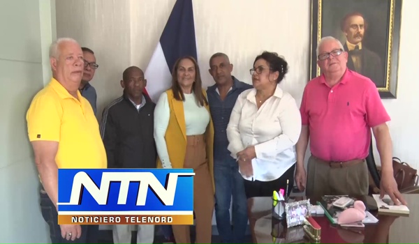 Gobernadora de Duarte se reúne con comisión de junta de vecinos de La Peña