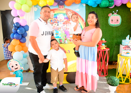 Festejan el cumpleaños del niño Oliver Josúe Rojas Salazar