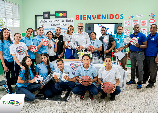 Liceo coronel Fernández Dominguez SFM recibe utileria deportiva de INEFI