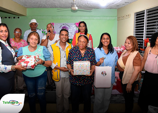 Junta de Vecinos del sector El Capacito SFM celebra Día de las Madres