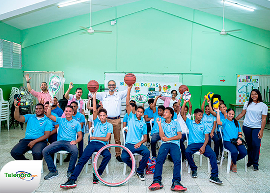 INEFI realiza entrega de utileria e imparte charla en Liceo Max Henríquez Ureña de Cenovi SFM