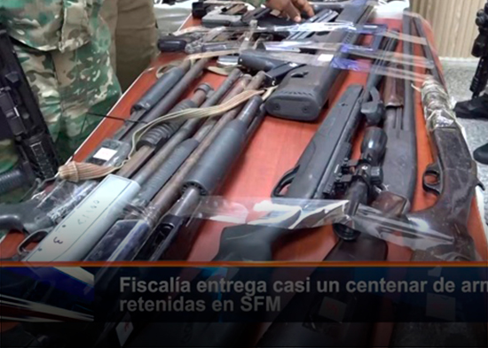 Fiscalía entrega casi un centenar de armas retenidas en SFM