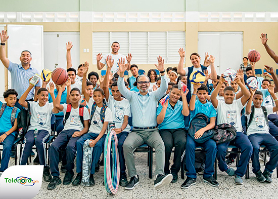 INEFI imparte charla y entrega de utilería en Liceo Monseñor Francisco Panal de La Joya SFM