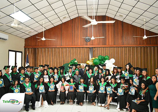 Liceo Pedro Henríquez Ureña SFM celebra la graduación de la Generación 11 “Euforia”