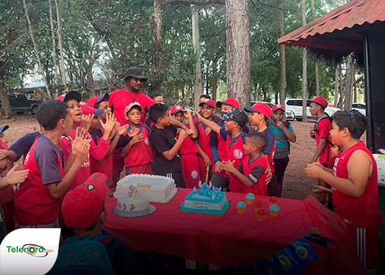 Liga Chicho Campos celebra cumpleaños de su atleta  Leury Ureña Núñez
