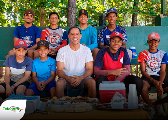 Celebran cumpleaños del dirigente deportivo Chicho Campos