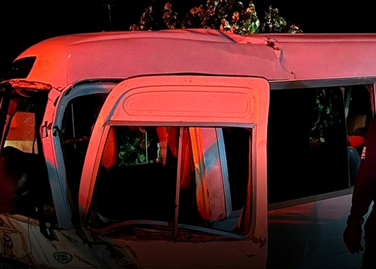 Un fallecido y nueve heridos en accidente entre automóvil y guagua en la carretera Hato Mayor– SPM