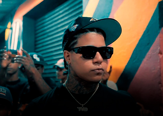 Donaty enfrenta justicia por porte de arma durante fiesta; aseguran sale a nombre de otra persona