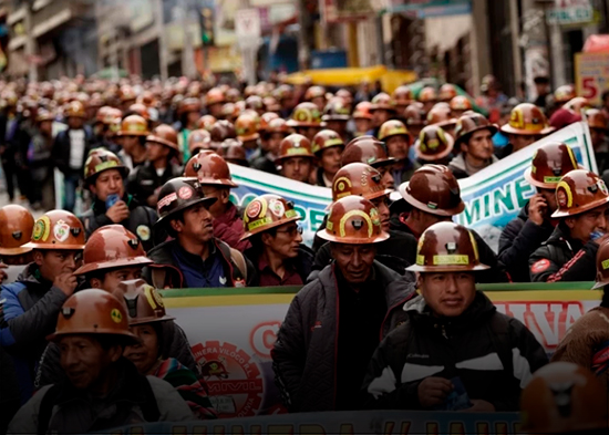 Masiva marcha por el retiro del subsidio al combustible