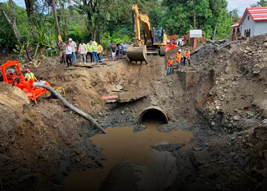 Coraasan mantiene trabajos ininterrumpidos tras explosión de tubería en Santiago
