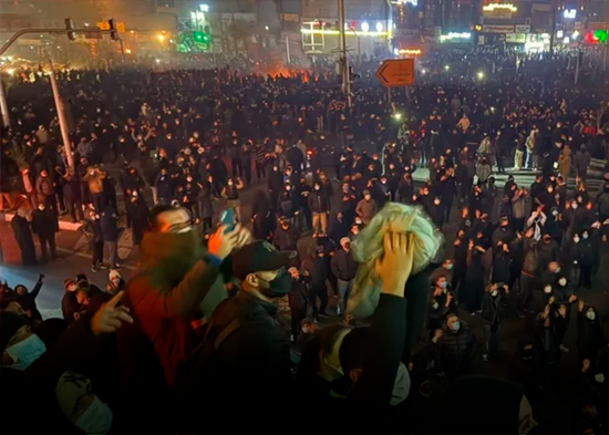 Varias organizaciones denuncian cientos de muertos en la protestas en Irán, que sigue sin Internet