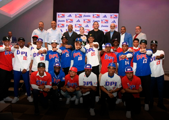 La DPL presenta a 24 novatos quienes firman por unos 22 millones