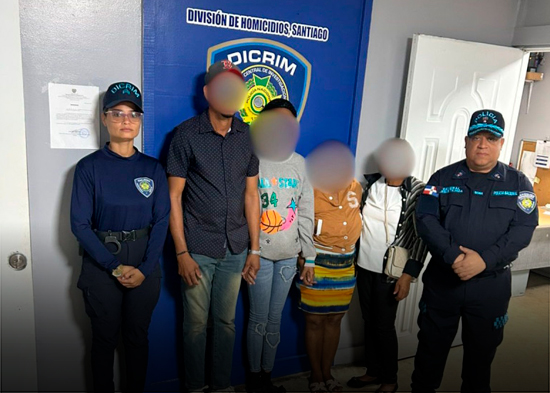 Fue entregada sana y salva adolescente reportada como desaparecida en Santiago