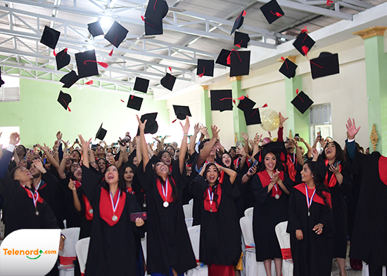Realizan graduación de bachillerato 2026 Colegio Santa Rosa SFM