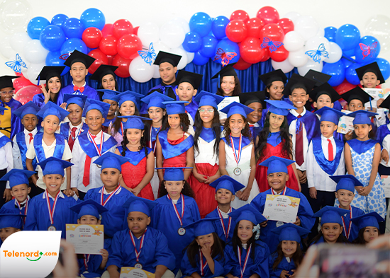 Colegio Dulce Nido de Amor SFM realiza acto de graduación y mérito estudiantil 2026