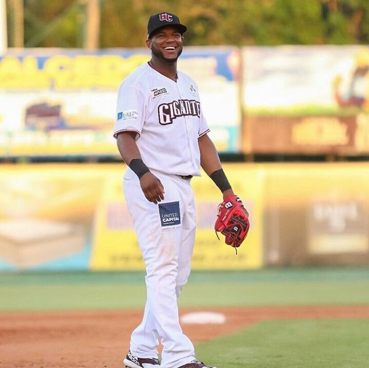 Hanser_Alberto_Gigantes.JPG